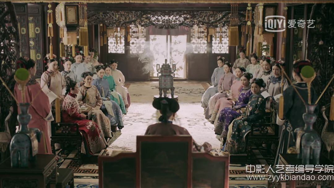 《延禧攻略》左右對(duì)稱(chēng)構(gòu)圖.jpg