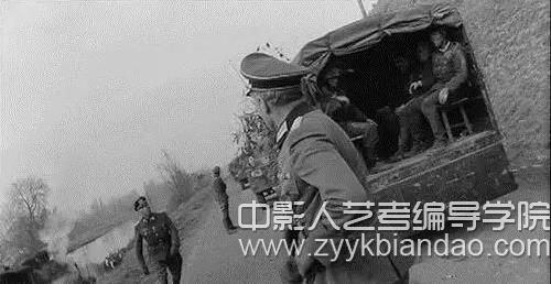 視聽語言教程 傾斜鏡頭.jpg