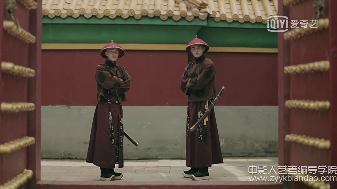 《延禧攻略》中的框式構(gòu)圖.jpg