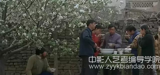 編導(dǎo)視聽語言《站臺》.jpg