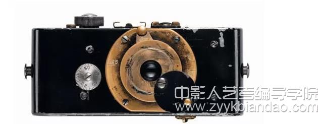 最早的小型照相機.jpg