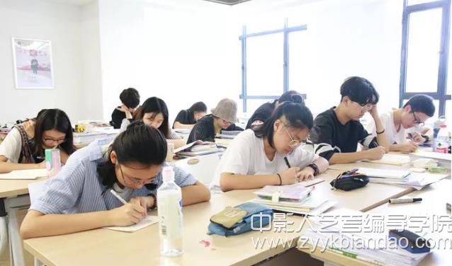 中影人藝考編導專業課堂.jpg