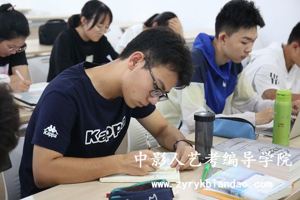 圖片分析寫(xiě)作方法