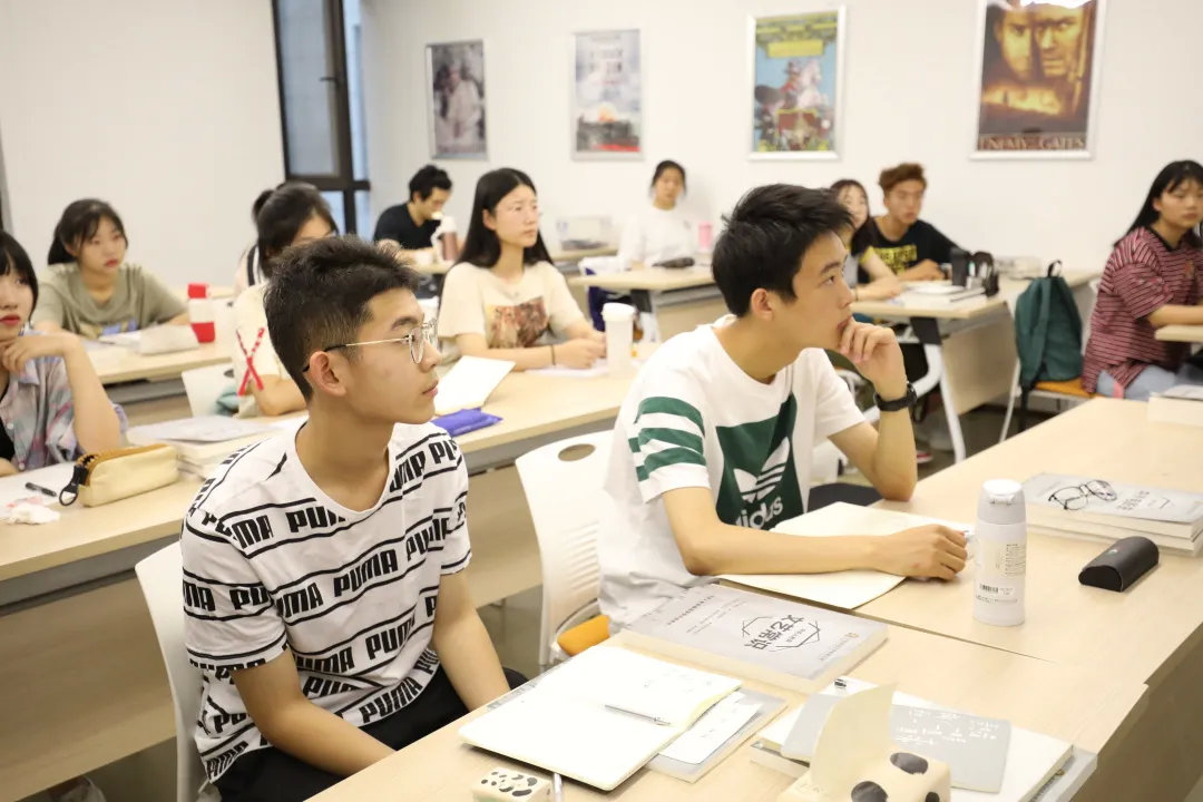 藝考攝影專業集訓要學多久
