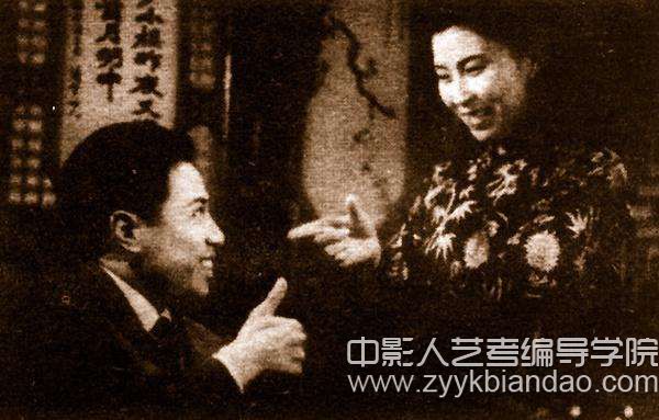 電影《小城之春》的拍攝視角.jpg