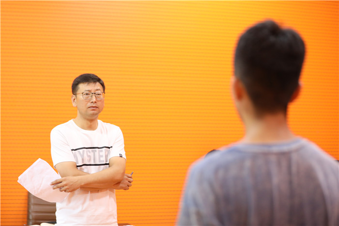 電影藝術與電視藝術有什么區(qū)別