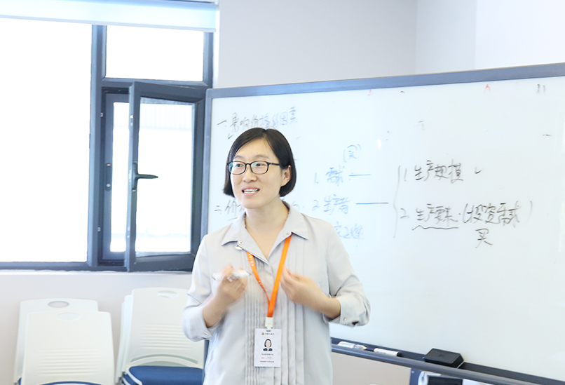 中影人編導(dǎo)培訓(xùn)學(xué)校